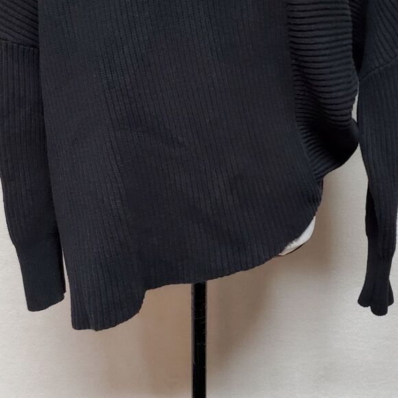 FREE People Downtown Black Dolman Sleeve Asymmetrical Ribbed Knit Sweater Medium - Picture 12 of 14
